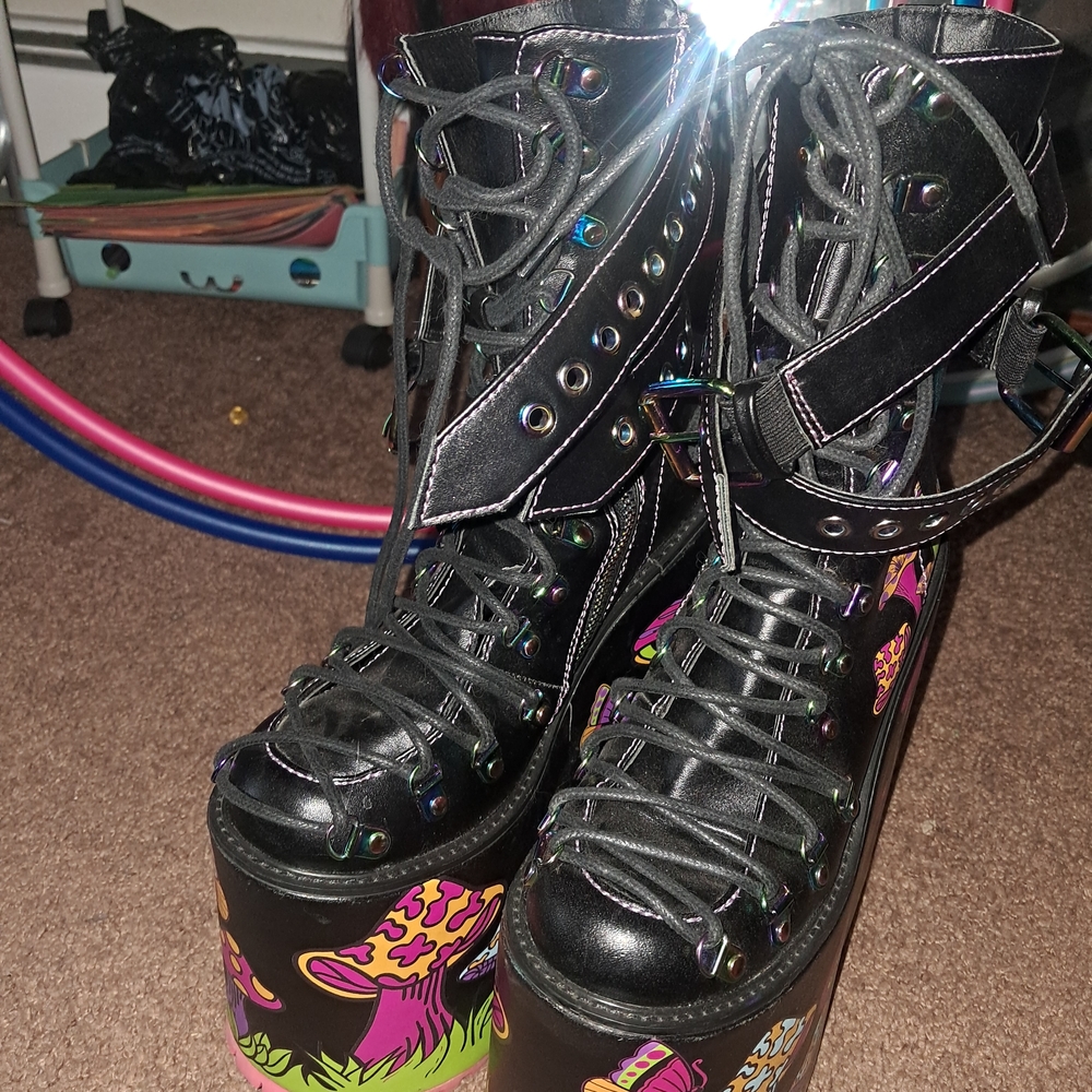 Current Mood Black Platform Boots with Vibrant Mushroom Art - Picture 2 of 4
